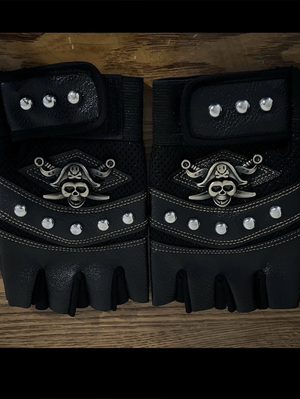 Men's Black Skull & Crossbones Biker Gloves - Unbranded